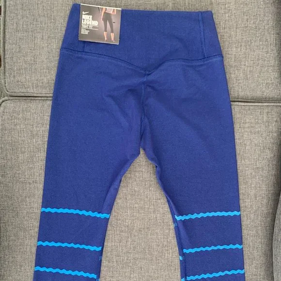 NIKE WOMEN DRI-FIT TRAINING LEGEND TIGHT CAPRI - Picture 5 of 8